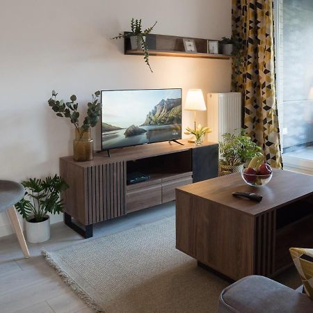 Apartament Sloneczny Kamienica Grochow With Free Parking Varşovia Exterior foto