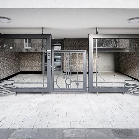 Apartament Sloneczny Kamienica Grochow With Free Parking Varşovia Exterior foto