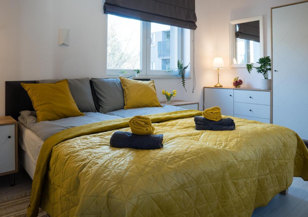 Apartament Sloneczny Kamienica Grochow With Free Parking Varşovia Exterior foto