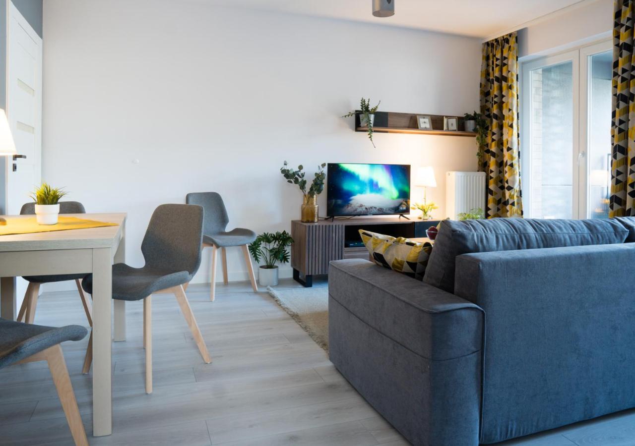 Apartament Sloneczny Kamienica Grochow With Free Parking Varşovia Exterior foto
