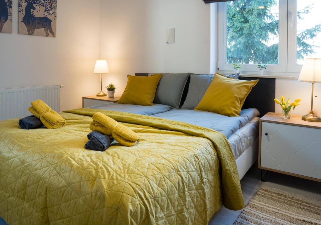 Apartament Sloneczny Kamienica Grochow With Free Parking Varşovia Exterior foto